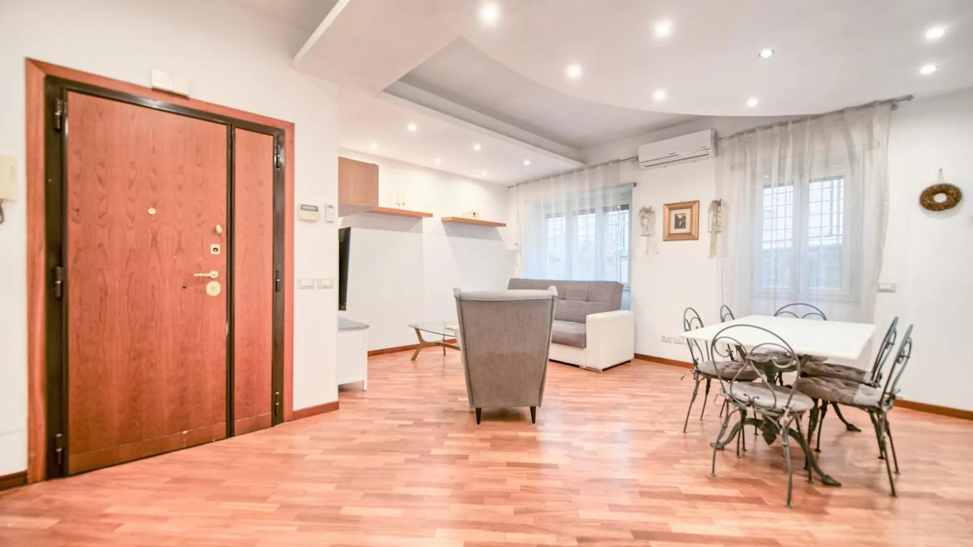 Apartment La Corte Di Cesare - Appartamento Via Garbasso Rome